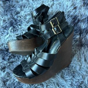 Chinese Laundry Wedges